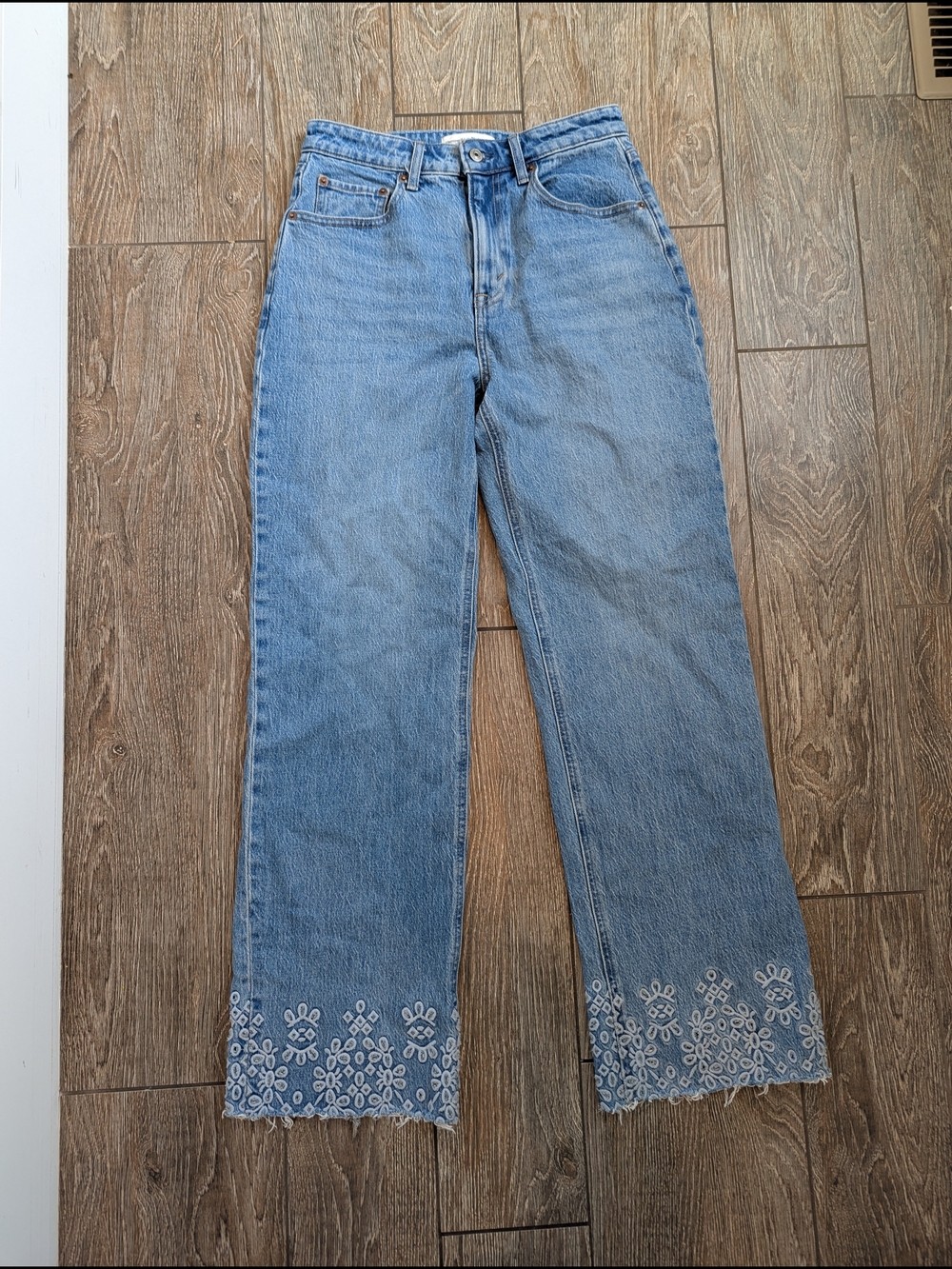 Abercrombie High Rise 90s Relaxed Curve Love Jean 27 Long 4 Cutwork Embroidered